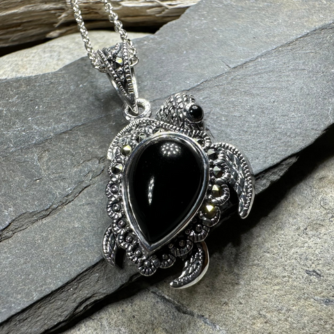 Load image into Gallery viewer, Aryn Onyx Turtle Necklace
