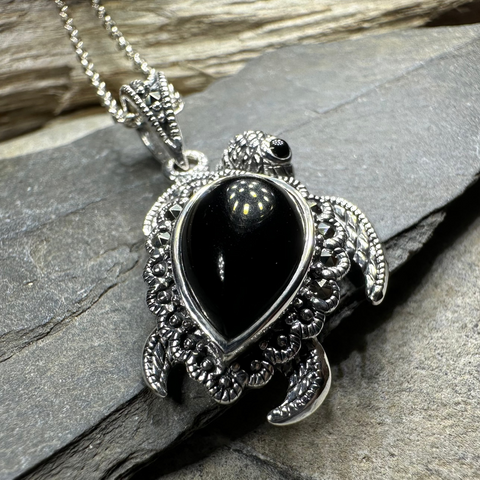 Load image into Gallery viewer, Aryn Onyx Turtle Necklace
