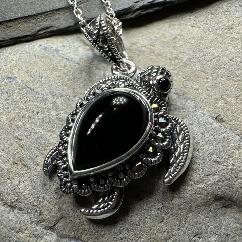 Load image into Gallery viewer, Aryn Onyx Turtle Necklace
