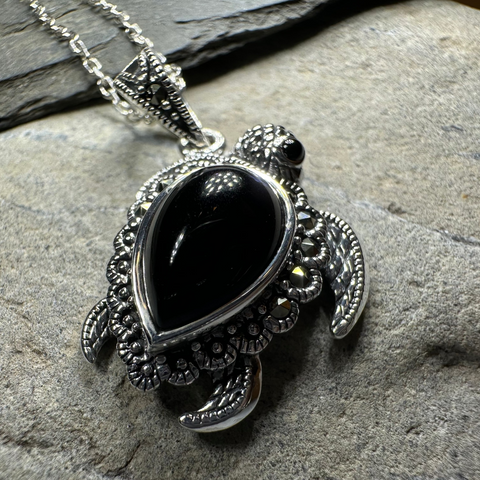 Load image into Gallery viewer, Aryn Onyx Turtle Necklace
