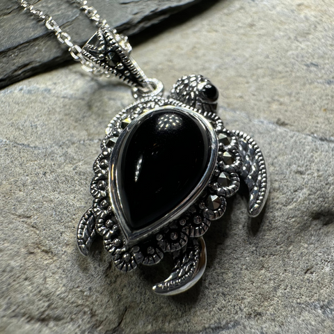 Load image into Gallery viewer, Aryn Onyx Turtle Necklace
