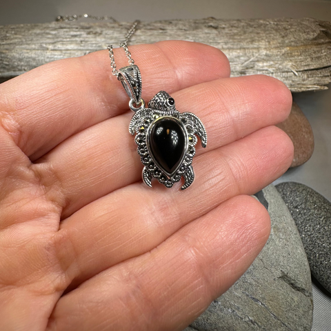 Load image into Gallery viewer, Aryn Onyx Turtle Necklace

