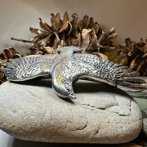 Load image into Gallery viewer, Eagle Pewter Hair Clip for Women
