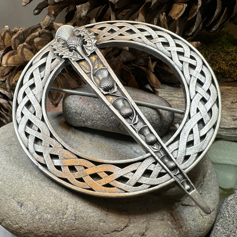 Load image into Gallery viewer, Strathclyde Thistle Tartan Pin - Handmade in Scotland
