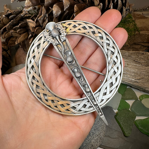 Load image into Gallery viewer, Strathclyde Thistle Tartan Pin - Handmade in Scotland

