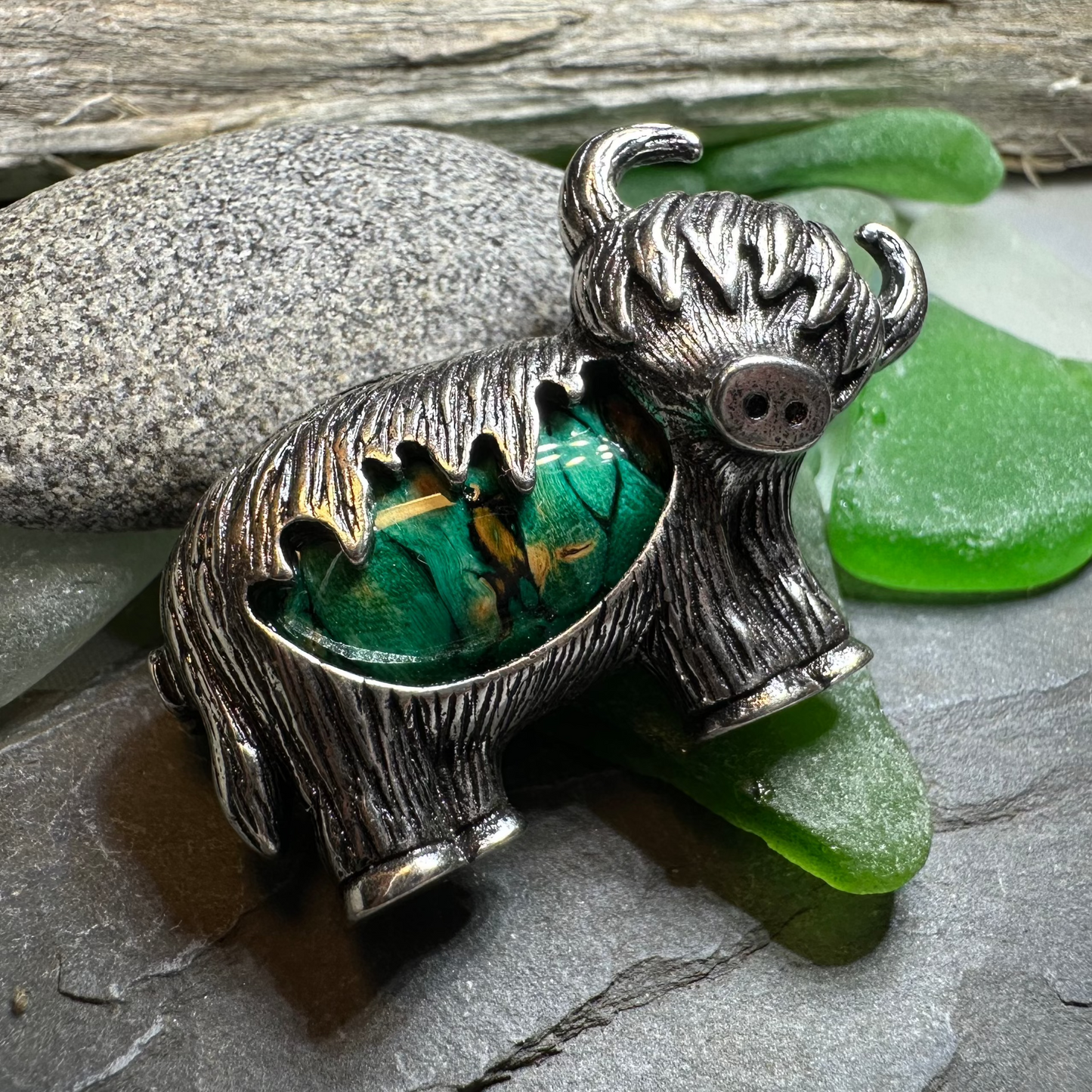 Heathergems Highland Cow Brooch - Handmade in Scotland — view 13