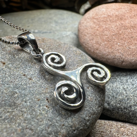 Load image into Gallery viewer, Arwyn Celtic Spiral Necklace
