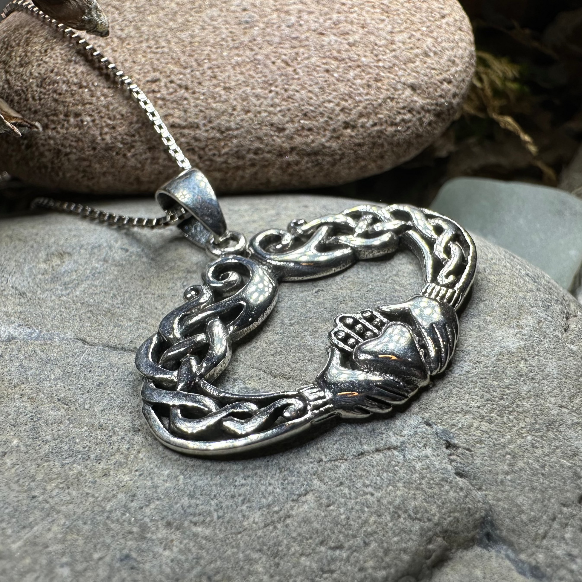 Claddagh Celtic Lace Necklace — view 2