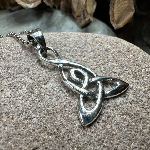 Load image into Gallery viewer, Mother's Knot Necklace
