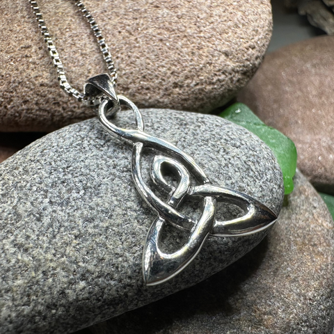Load image into Gallery viewer, Mother's Knot Necklace
