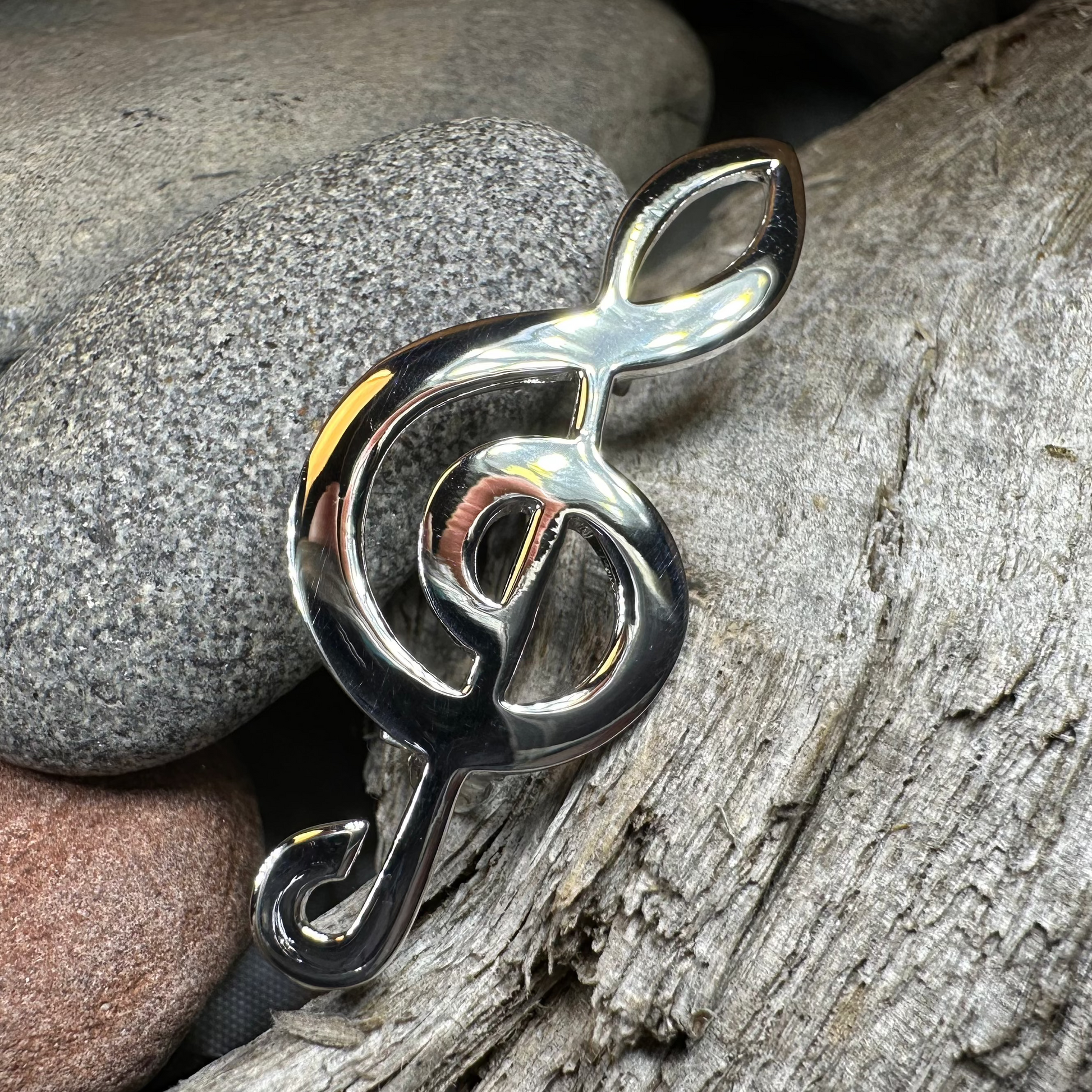 Cadence Music Note Brooch in sterling silver