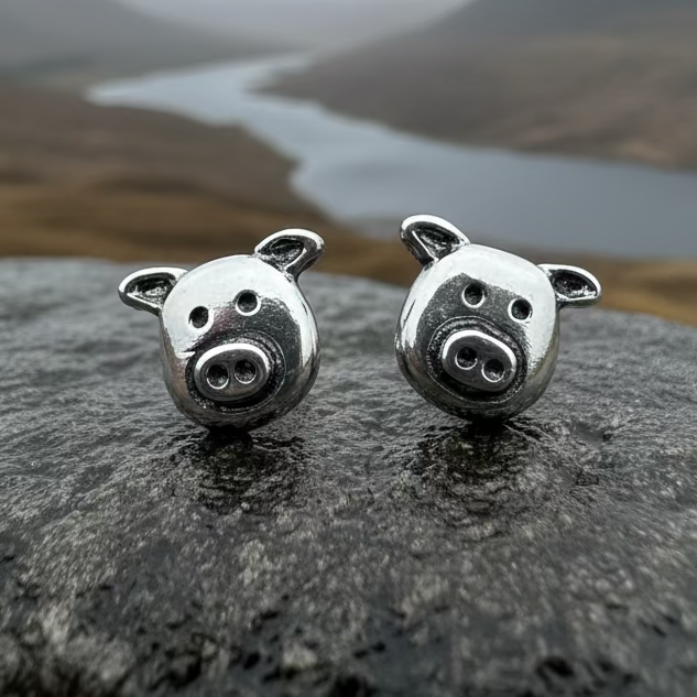 Little Piggy Stud Earrings in sterling silver