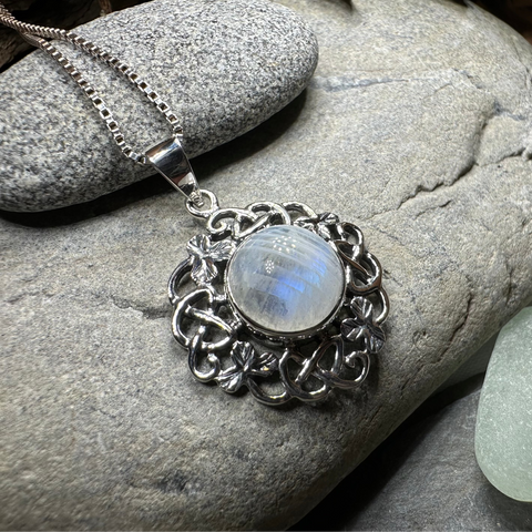 Load image into Gallery viewer, Elana Shamrock Moonstone Necklace
