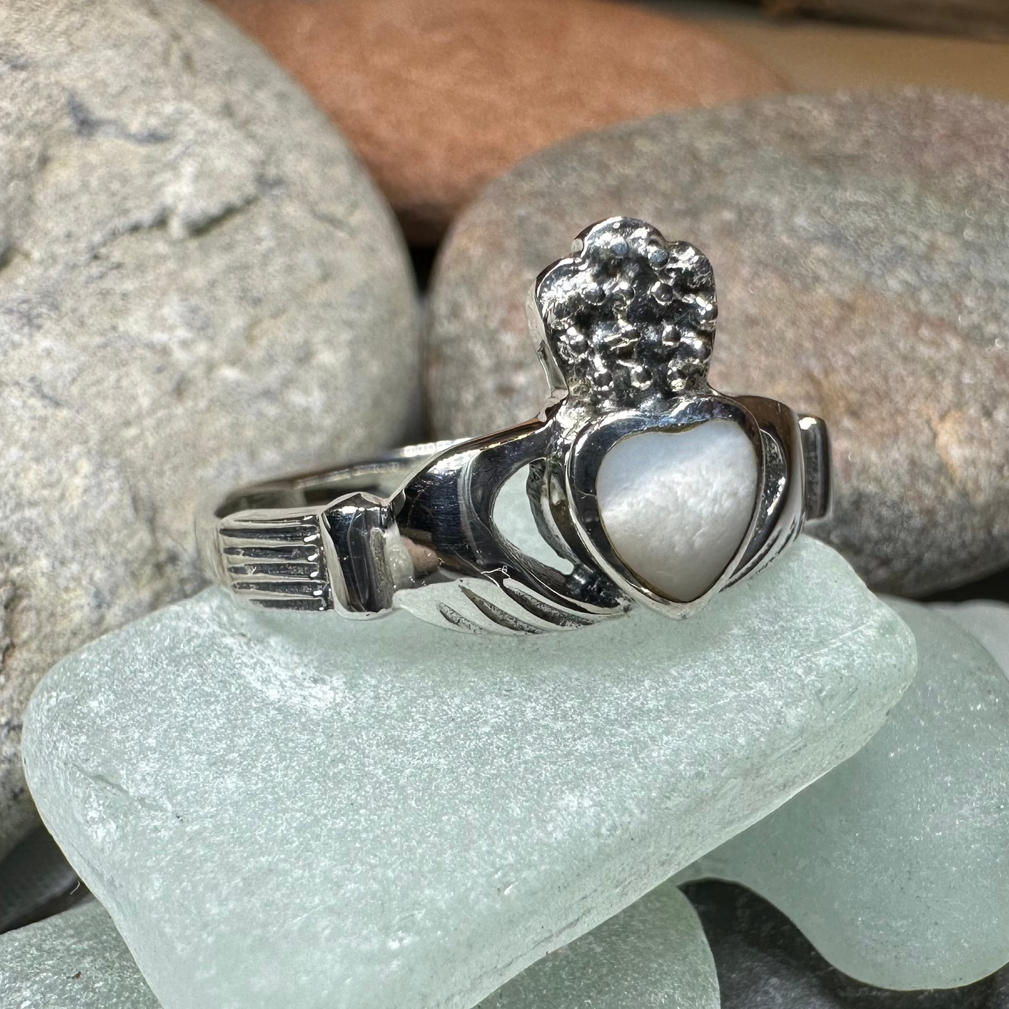 Aurora Irish Claddagh Ring with Mother of Pearl — view 4