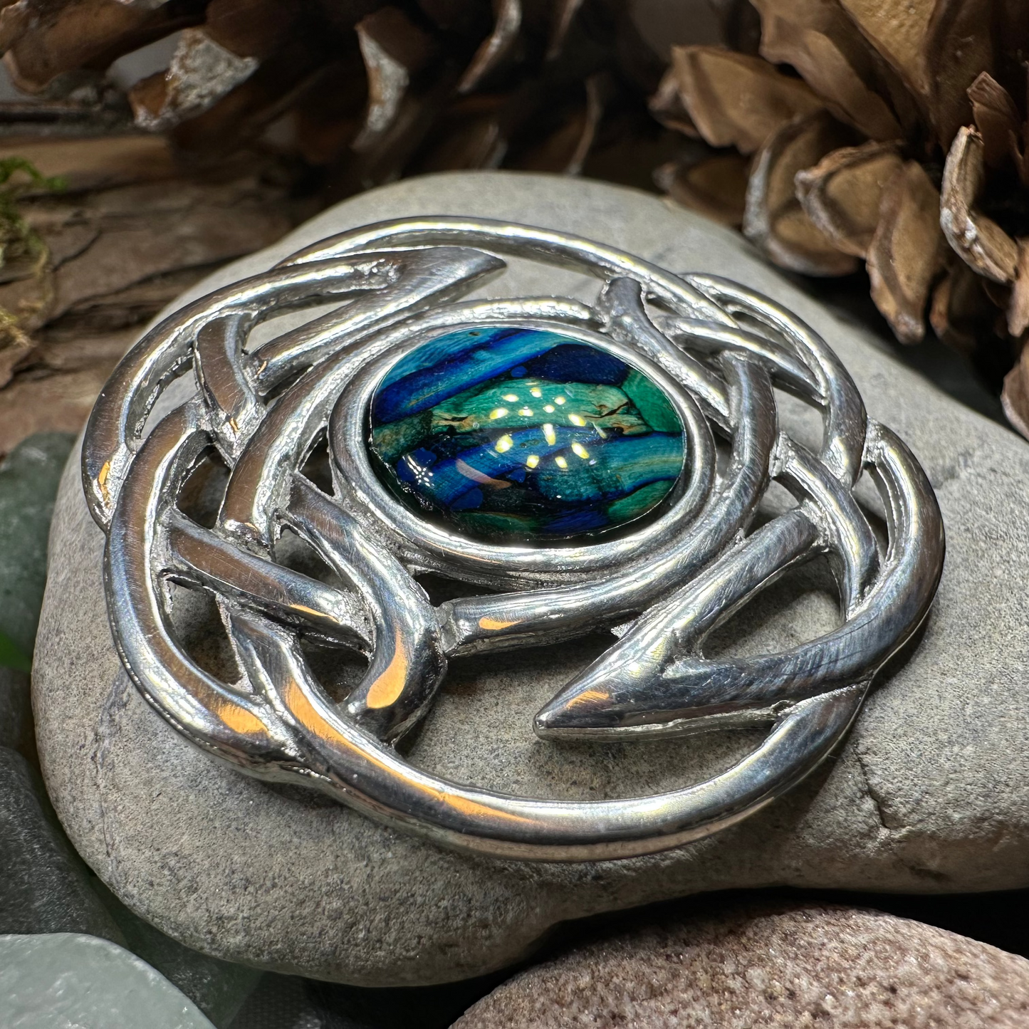 Elegant Heathergems Celtic Knot Brooch - Handmade in Scotland — view 9