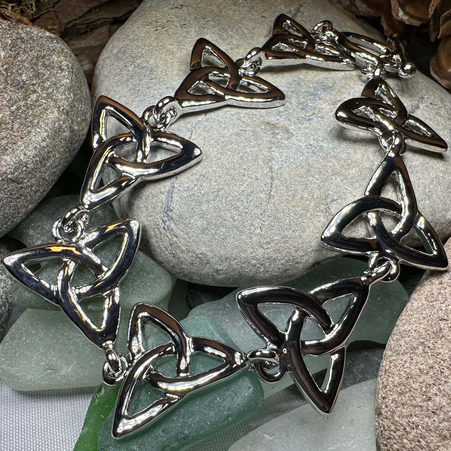 Eire Trinity Knot Bracelet in pewter