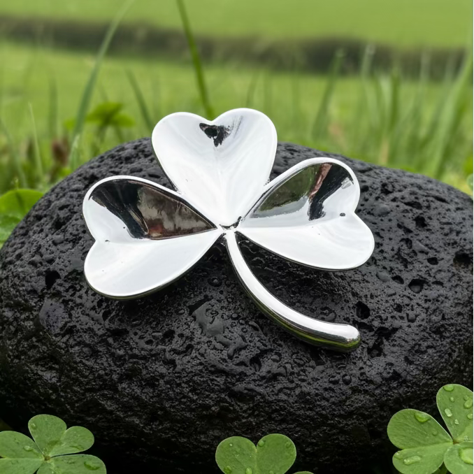 Ireland Shamrock Brooch in Pewter