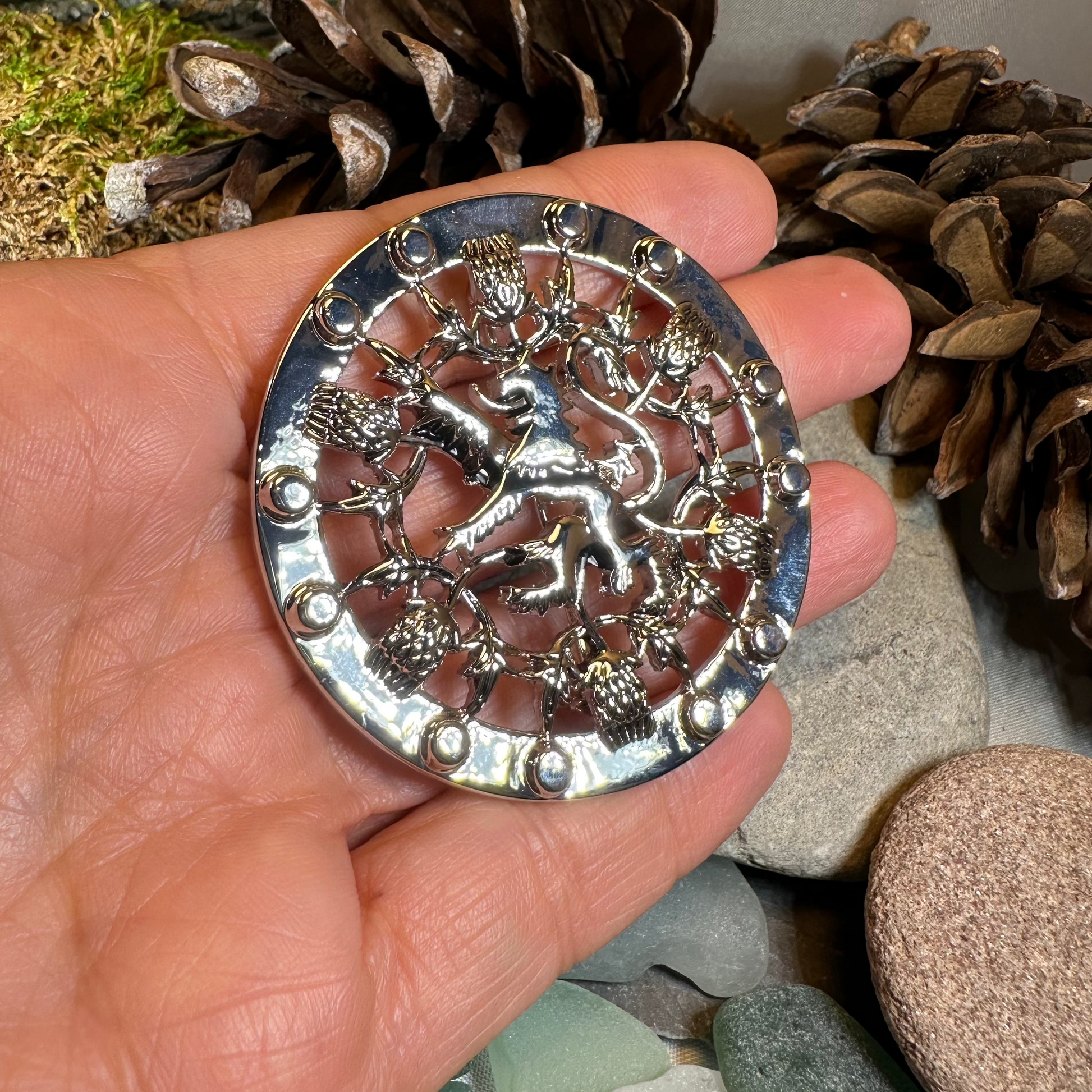 Scotland Lion & Thistle Pin — view 10