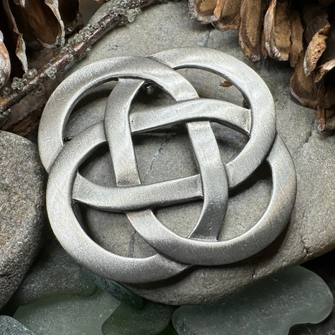 Load image into Gallery viewer, Celtic Dara Knot Brooch
