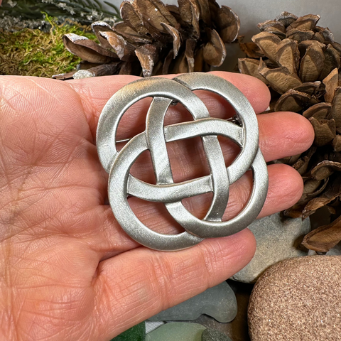 Load image into Gallery viewer, Celtic Dara Knot Brooch
