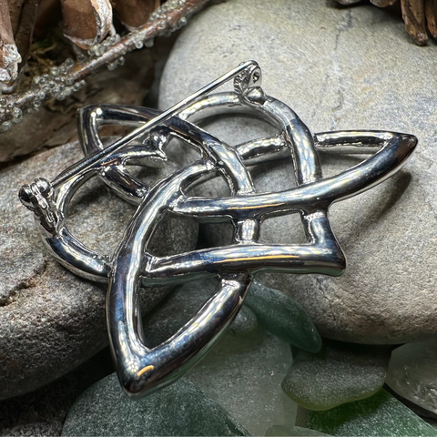 Load image into Gallery viewer, Celtic Love Knot Brooch

