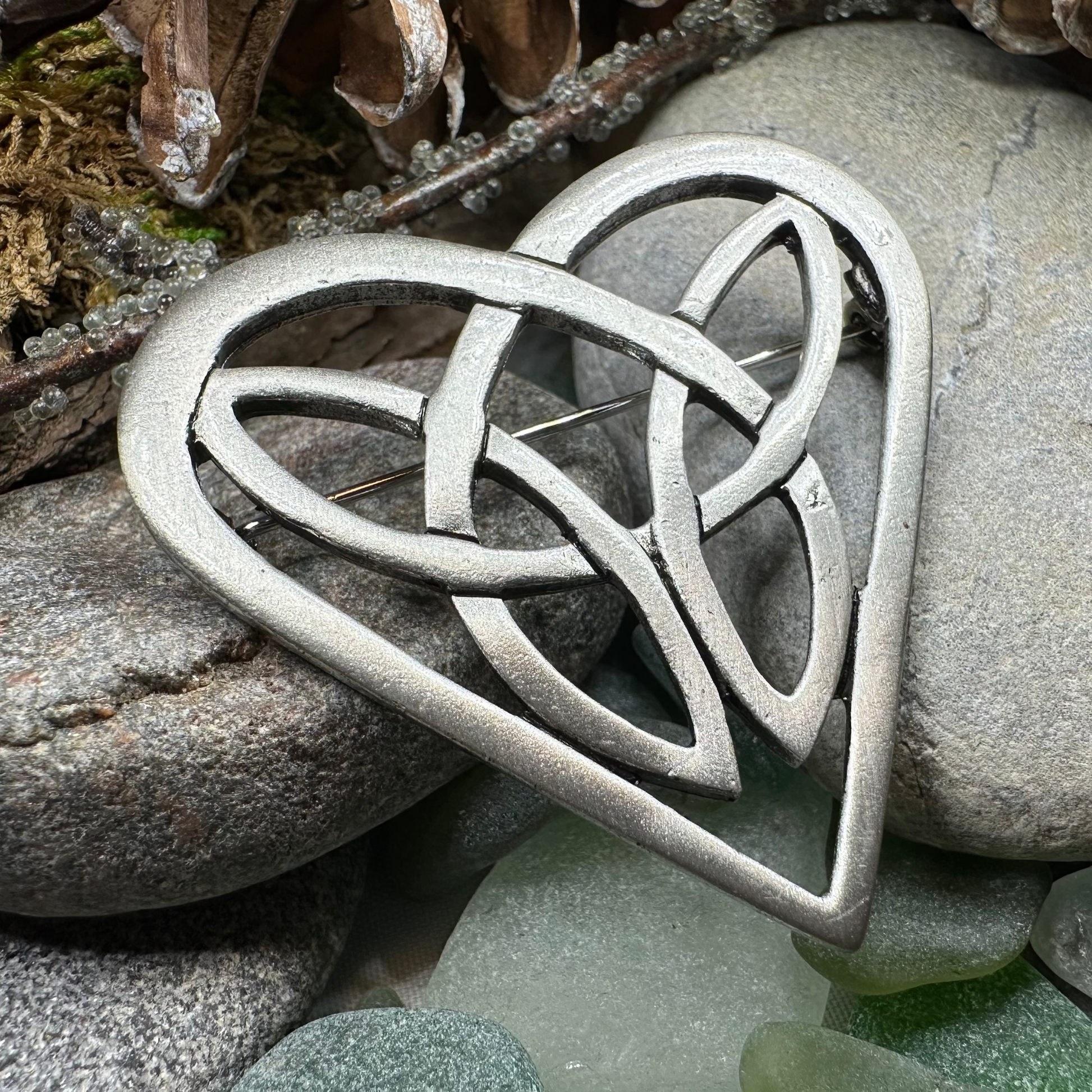 Everheart Celtic Heart Brooch in Pewter — view 4