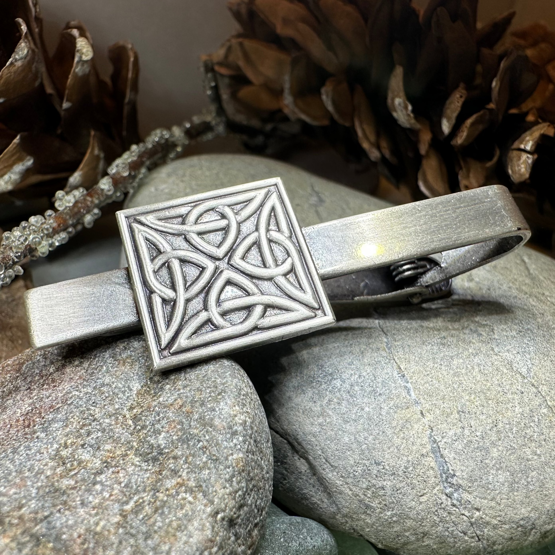 Square Trinity Knot Tie Bar in pewter