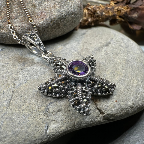 Load image into Gallery viewer, Oceandancer Starfish Necklace
