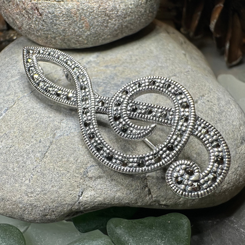 Load image into Gallery viewer, Prima Donna Music Note Brooch
