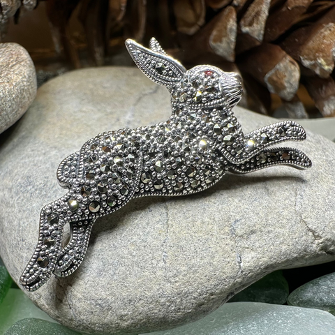 Load image into Gallery viewer, Coinín Marcasite Rabbit Brooch in Sterling Silver
