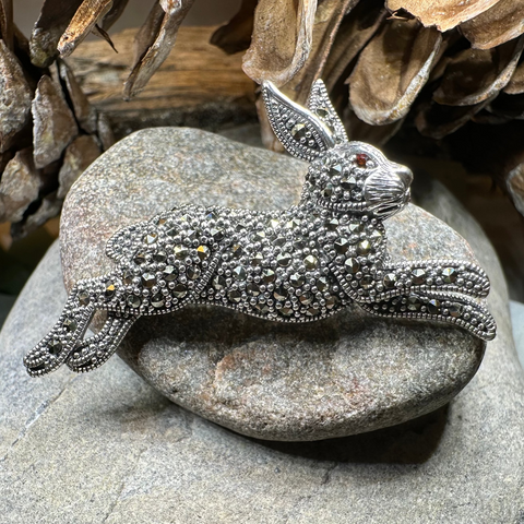 Load image into Gallery viewer, Coinín Marcasite Rabbit Brooch in Sterling Silver
