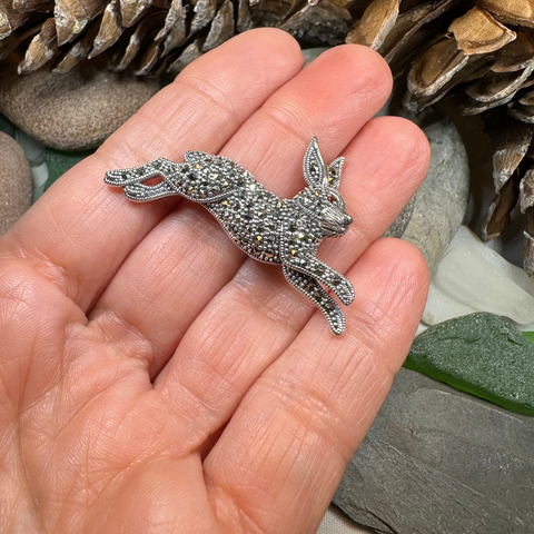 Load image into Gallery viewer, Coinín Marcasite Rabbit Brooch in Sterling Silver
