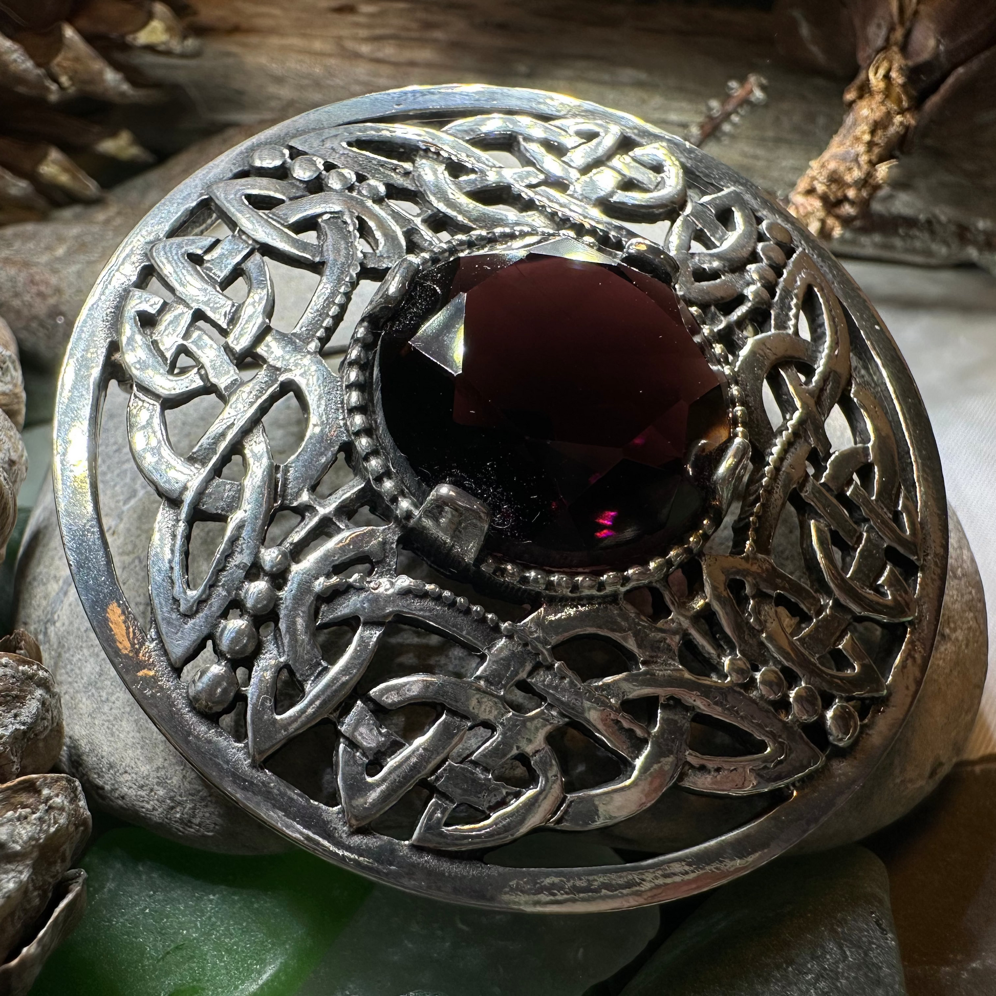 Cruithne Celtic Knot Brooch — view 14