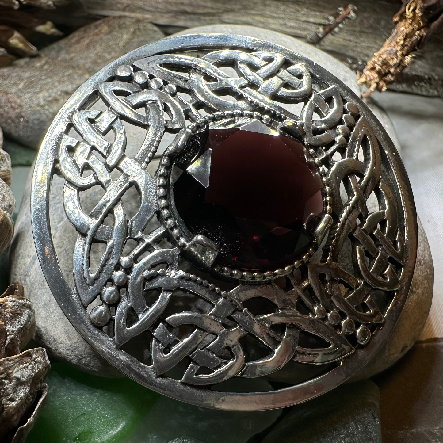 Cruithne Celtic Knot Brooch — view 3