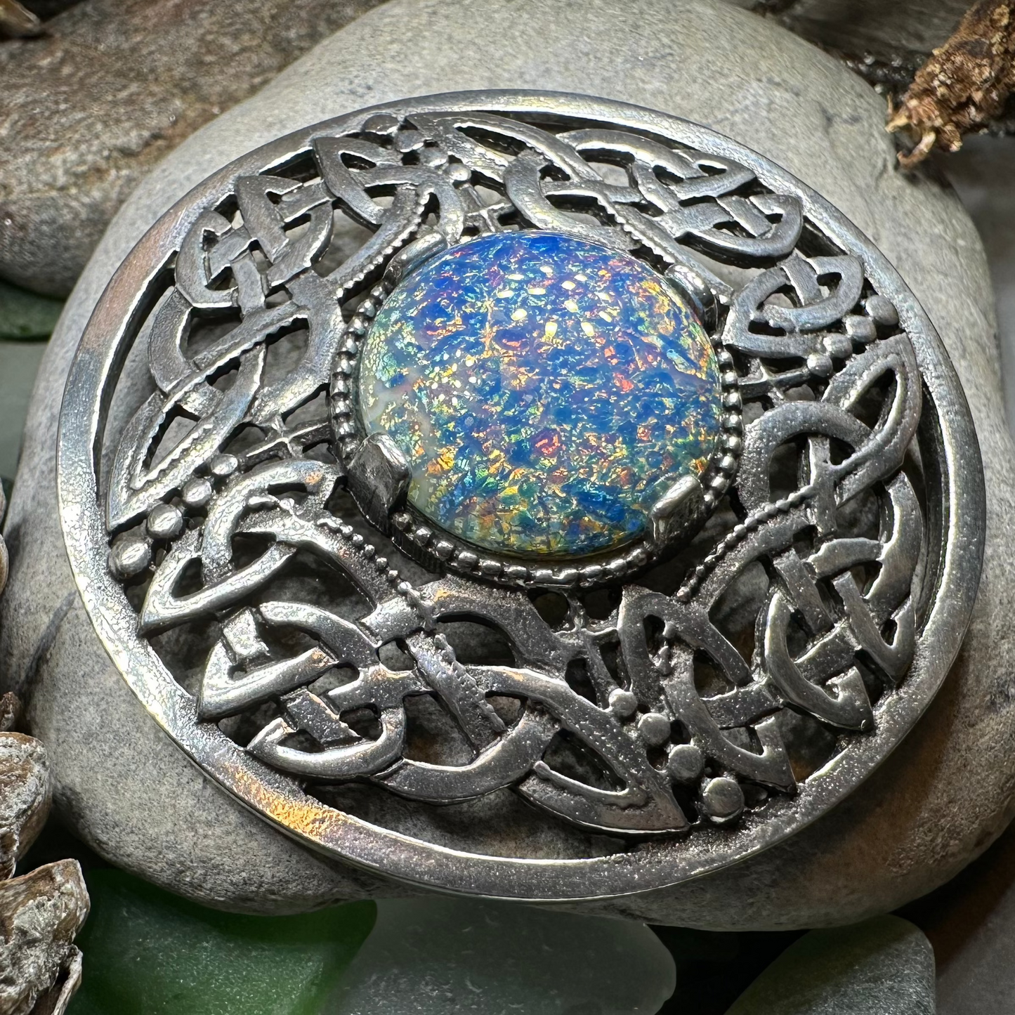 Cruithne Celtic Knot Brooch — view 10