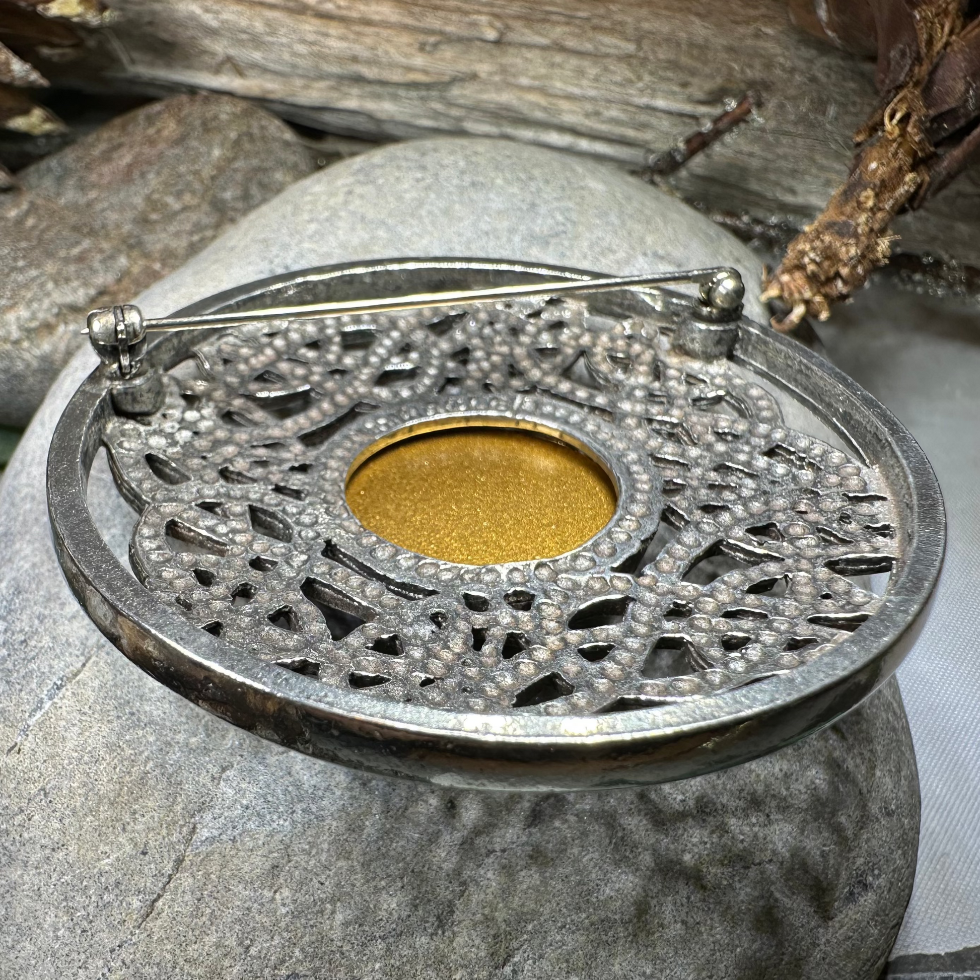 Cruithne Celtic Knot Brooch — view 11