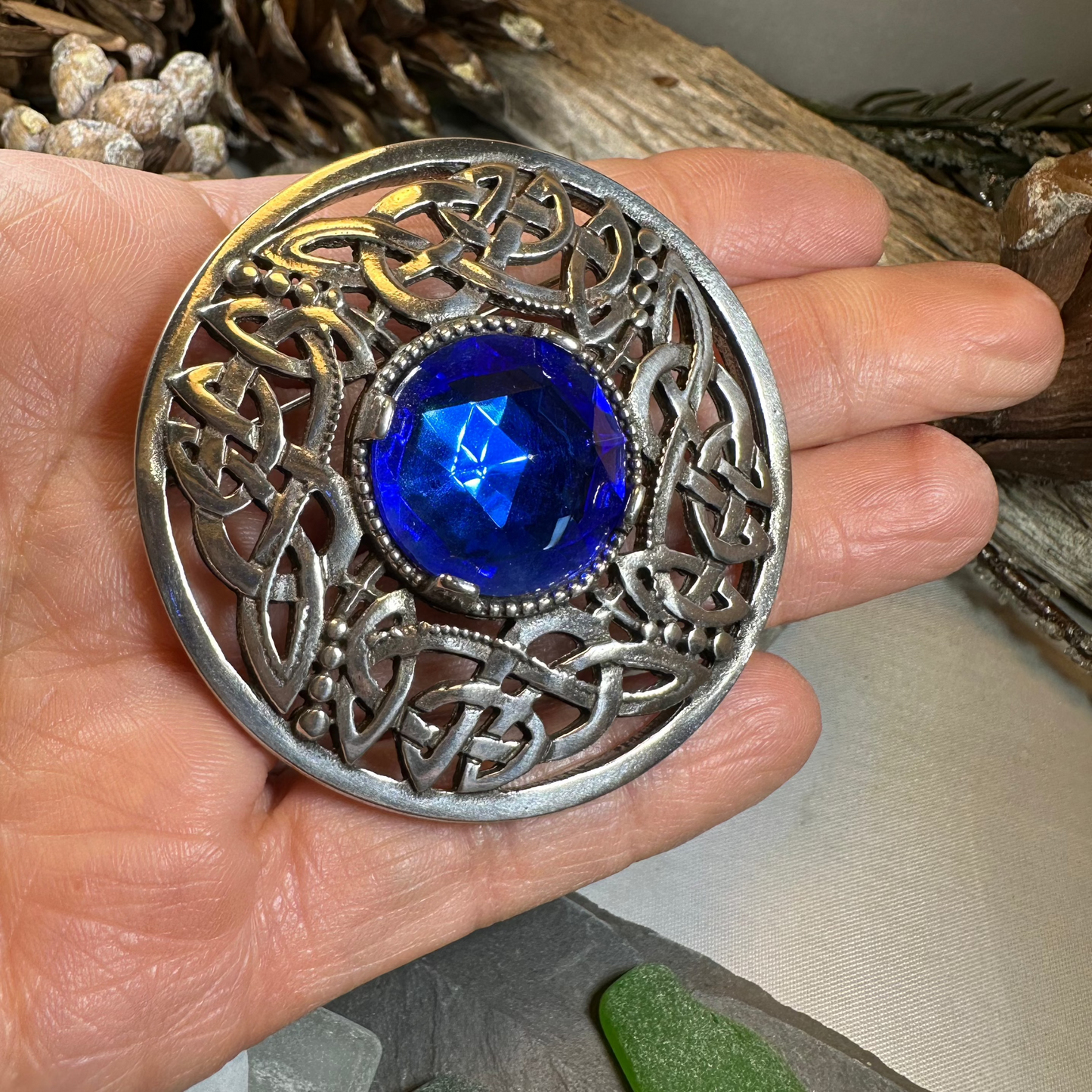 Cruithne Celtic Knot Brooch — view 6
