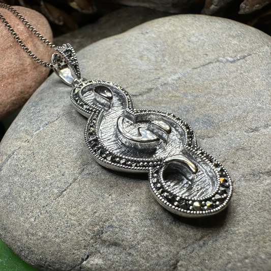 Crescendo Music Note Necklace