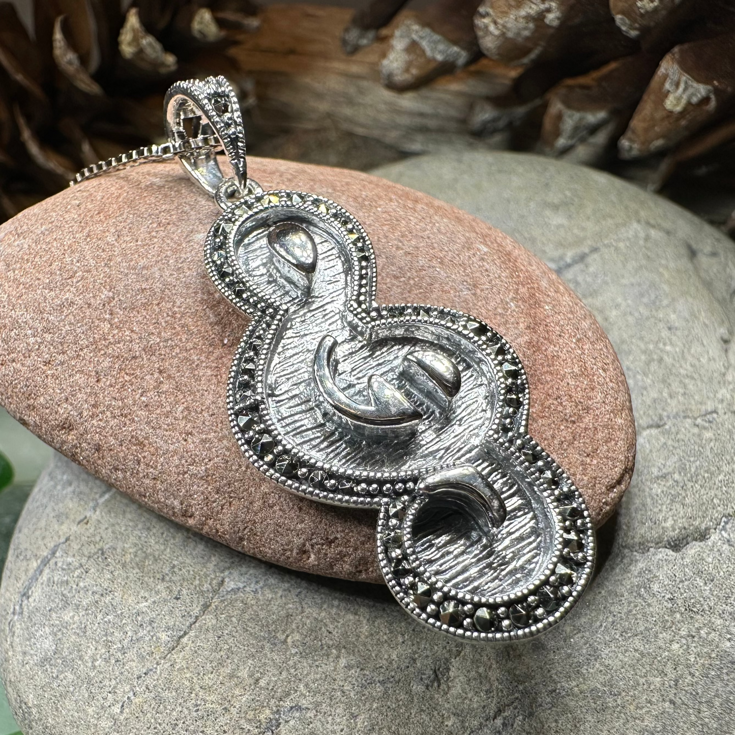 Crescendo Music Note Necklace