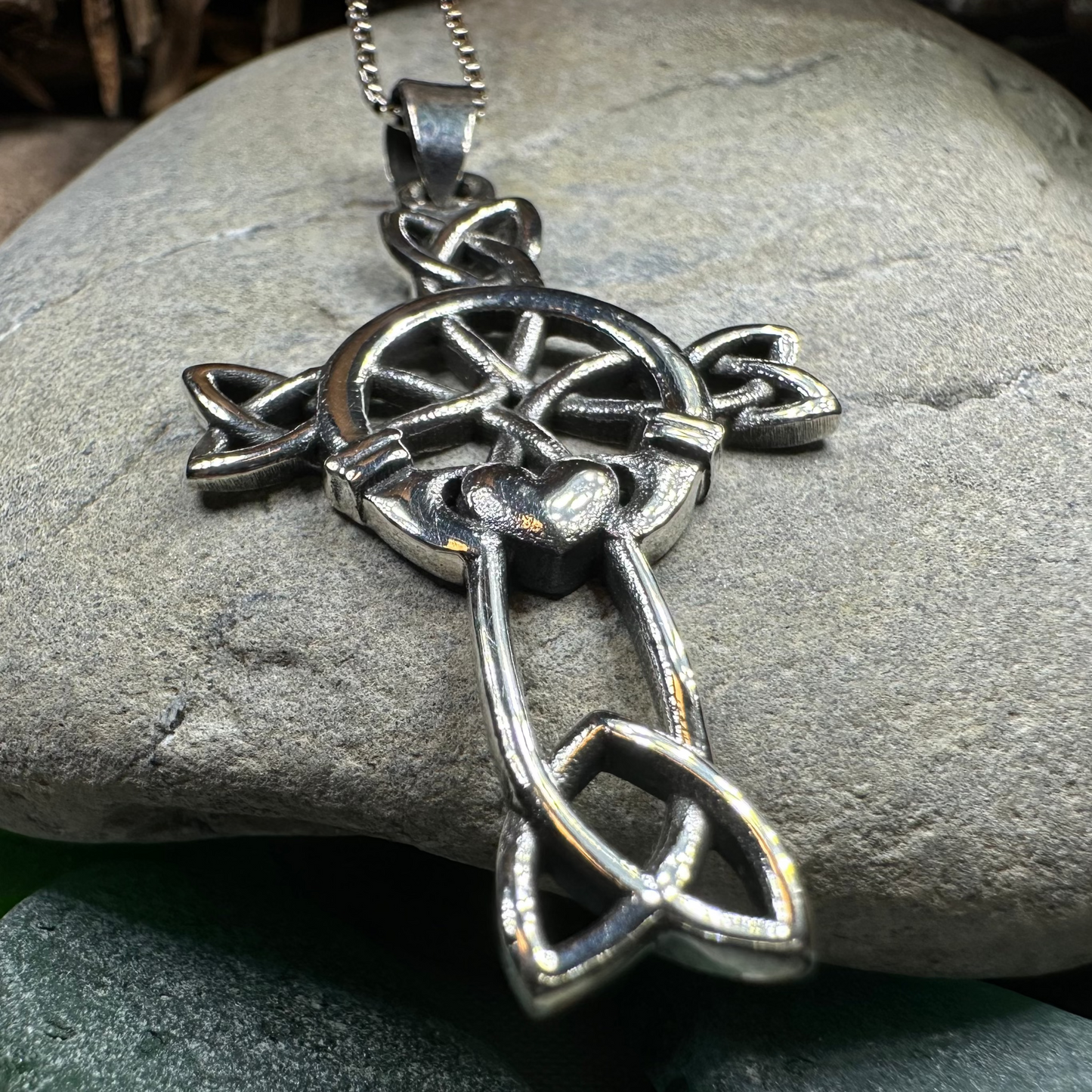 Mo Ghrá Claddagh Celtic Cross — view 5