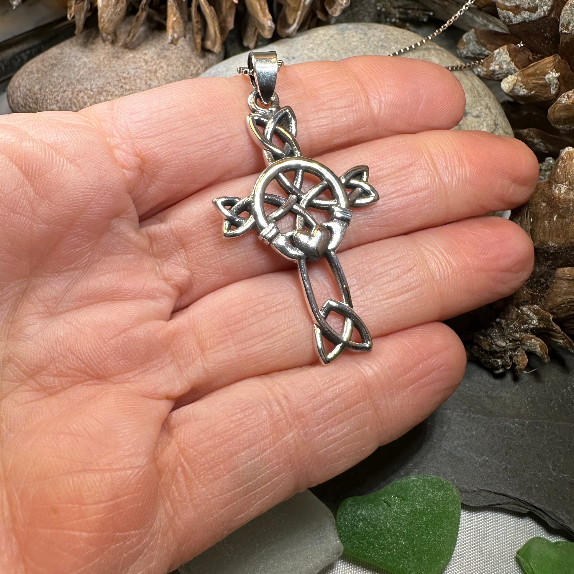 Mo Ghrá Claddagh Celtic Cross — view 6