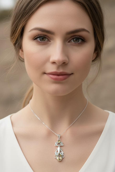 Load image into Gallery viewer, Rising Goddess Necklace
