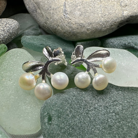 Load image into Gallery viewer, Pearl Bayberry Earrings
