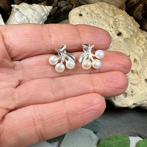 Load image into Gallery viewer, Pearl Bayberry Earrings
