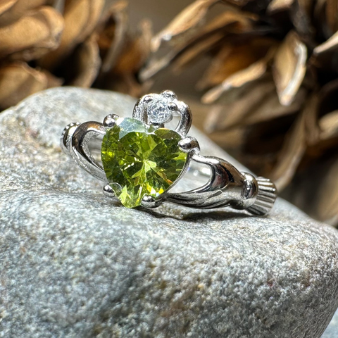 Load image into Gallery viewer, Peridot Green Claddagh Ring
