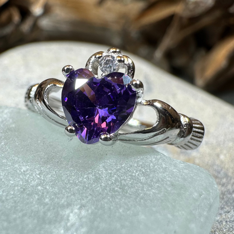 Load image into Gallery viewer, Purple Heart Claddagh Ring
