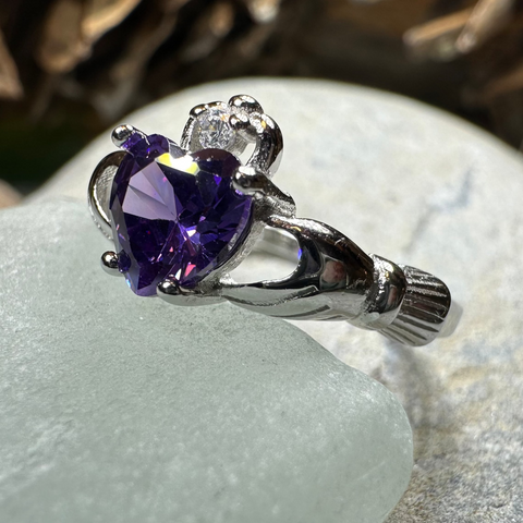 Load image into Gallery viewer, Purple Heart Claddagh Ring

