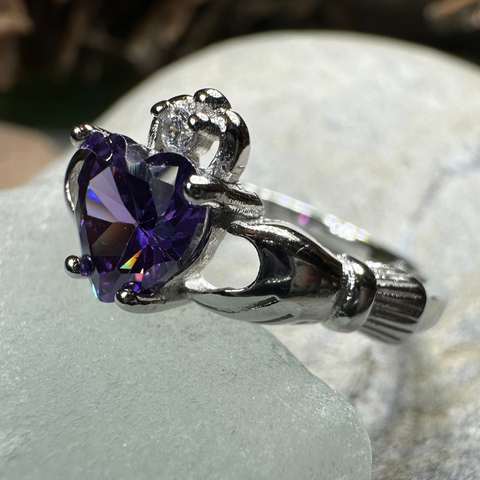 Load image into Gallery viewer, Purple Heart Claddagh Ring
