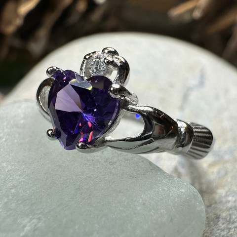Load image into Gallery viewer, Purple Heart Claddagh Ring

