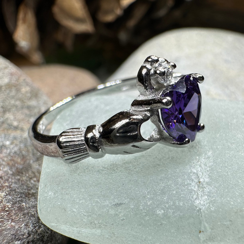 Load image into Gallery viewer, Purple Heart Claddagh Ring
